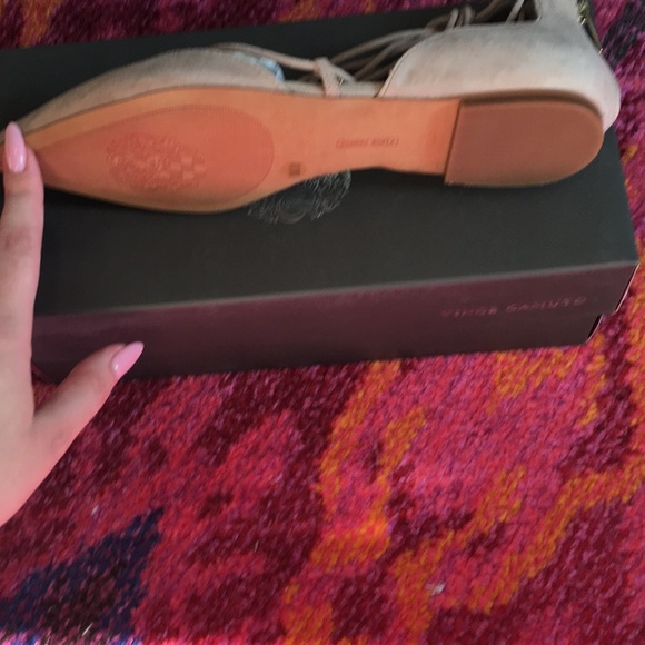 Vince Camuto leather lace up flats. - Picture 3 of 4
